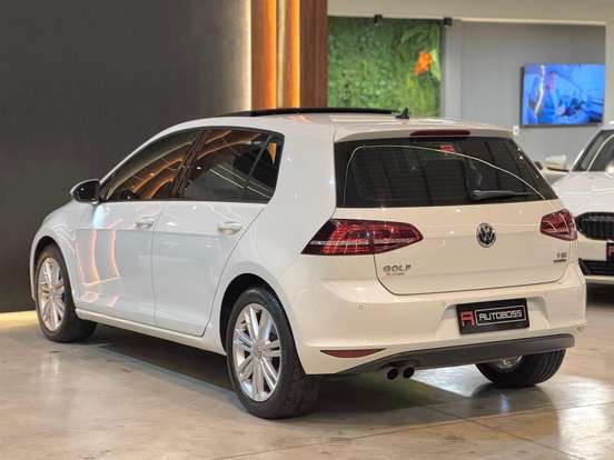 VOLKSWAGEN-GOLF-2014
