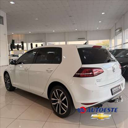 VOLKSWAGEN-GOLF-2014