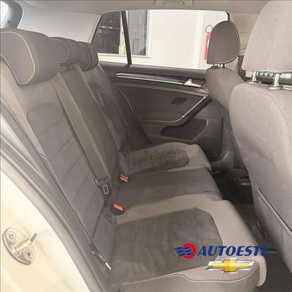 VOLKSWAGEN-GOLF-2014