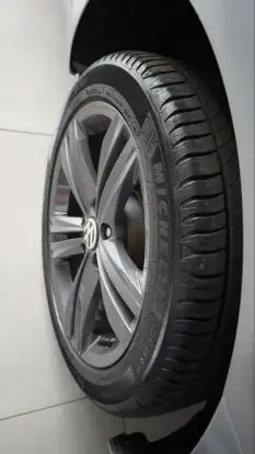 VOLKSWAGEN-JETTA-2019