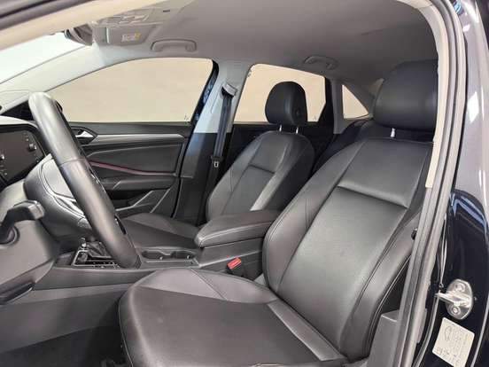 VOLKSWAGEN-JETTA-2019