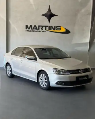 VOLKSWAGEN-JETTA-2012