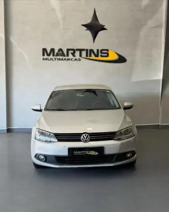 VOLKSWAGEN-JETTA-2012
