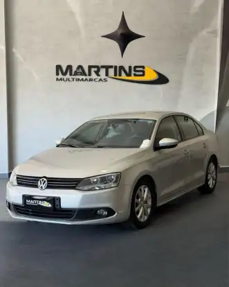 VOLKSWAGEN-JETTA-2012