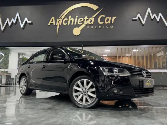 VOLKSWAGEN-JETTA-2010