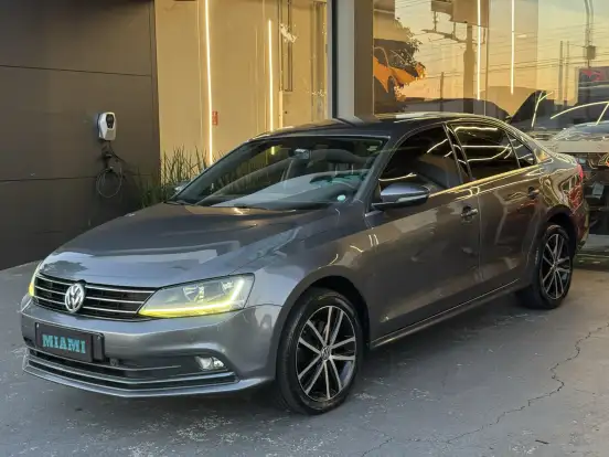 VOLKSWAGEN-JETTA-2.0 TSI HIGHLINE 211CV GASOLINA 4P TIPTRONIC VOLKSWAGEN-JETTA-2017