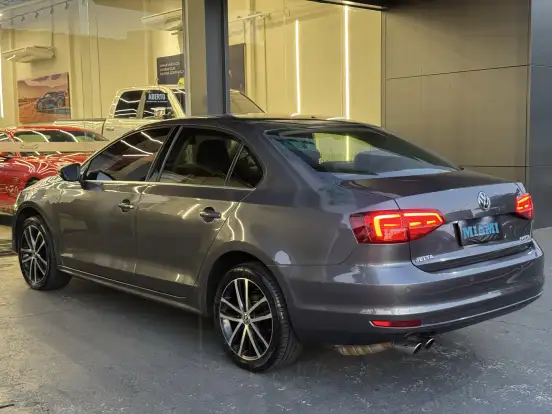 VOLKSWAGEN-JETTA-2.0 TSI HIGHLINE 211CV GASOLINA 4P TIPTRONIC VOLKSWAGEN-JETTA-2017