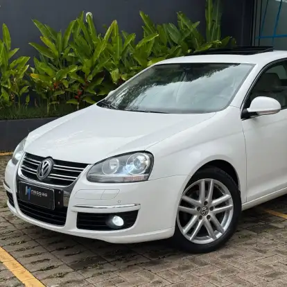VOLKSWAGEN-JETTA-2.5 I VARIANT 20V 170CV GASOLINA 4P TIPTRONIC VOLKSWAGEN-JETTA-2010