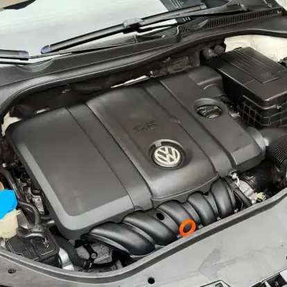 VOLKSWAGEN-JETTA-2.5 I VARIANT 20V 170CV GASOLINA 4P TIPTRONIC VOLKSWAGEN-JETTA-2010