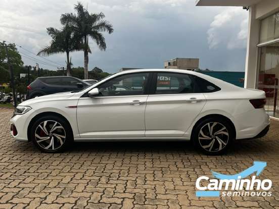 VOLKSWAGEN-JETTA-2023