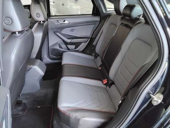 VOLKSWAGEN-JETTA-2025