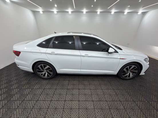 VOLKSWAGEN-JETTA-2019