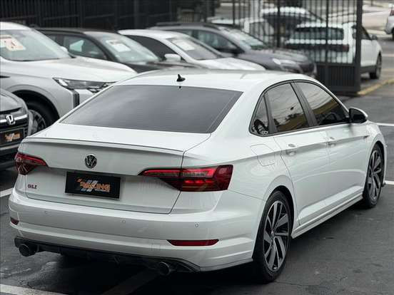 VOLKSWAGEN-JETTA-2019