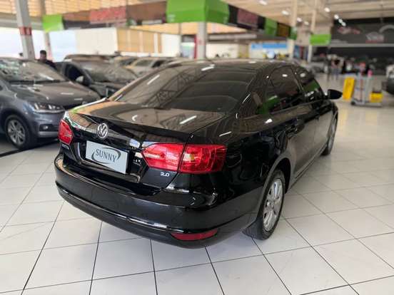 VOLKSWAGEN-JETTA-2014