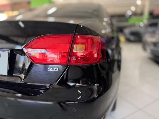 VOLKSWAGEN-JETTA-2.0 COMFORTLINE FLEX 4P TIPTRONIC VOLKSWAGEN-JETTA-2014