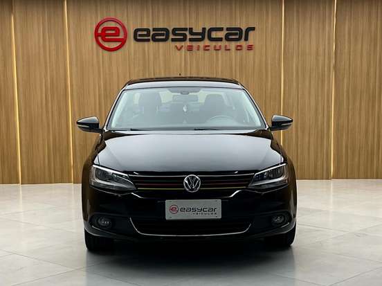 VOLKSWAGEN-JETTA-2011