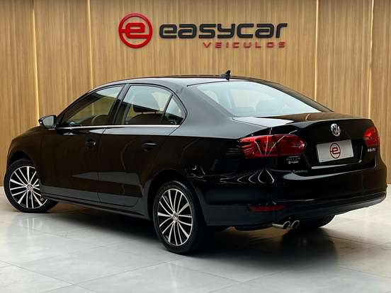 VOLKSWAGEN-JETTA-2011