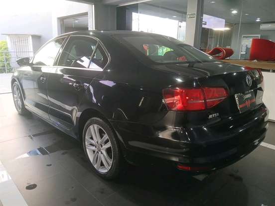 VOLKSWAGEN-JETTA-2.0 TSI HIGHLINE 211CV GASOLINA 4P TIPTRONIC VOLKSWAGEN-JETTA-2015