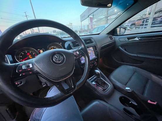 VOLKSWAGEN-JETTA-2015