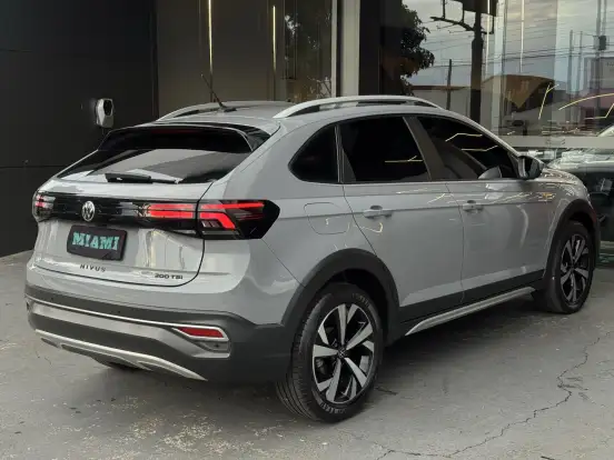 VOLKSWAGEN-NIVUS-1.0 200 TSI TOTAL FLEX HIGHLINE AUTOMÁTICO VOLKSWAGEN-NIVUS-2023