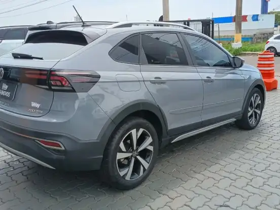 VOLKSWAGEN-NIVUS-1.0 200 TSI TOTAL FLEX HIGHLINE AUTOMÁTICO VOLKSWAGEN-NIVUS-2023