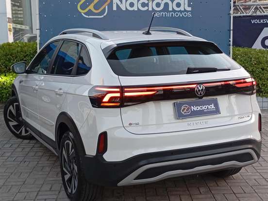 VOLKSWAGEN-NIVUS-1.0 200 TSI TOTAL FLEX HIGHLINE AUTOMÁTICO VOLKSWAGEN-NIVUS-2025