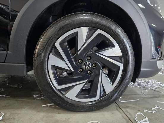 VOLKSWAGEN-NIVUS-1.0 200 TSI TOTAL FLEX HIGHLINE AUTOMÁTICO VOLKSWAGEN-NIVUS-2025