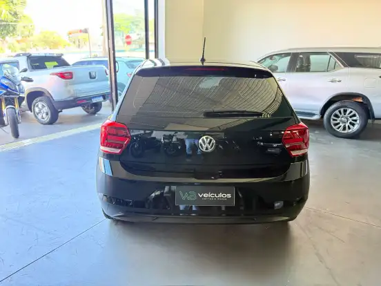 VOLKSWAGEN-POLO-2017
