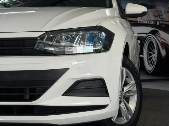 VOLKSWAGEN-POLO-2018