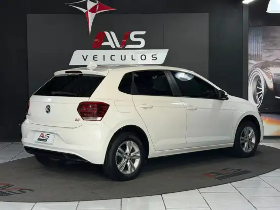 VOLKSWAGEN-POLO-2018