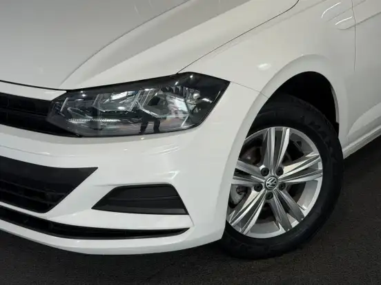 VOLKSWAGEN-POLO-2018
