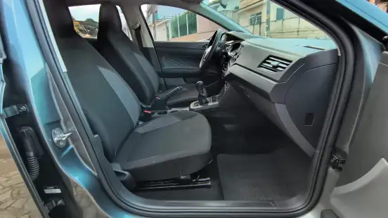 VOLKSWAGEN-POLO-2023