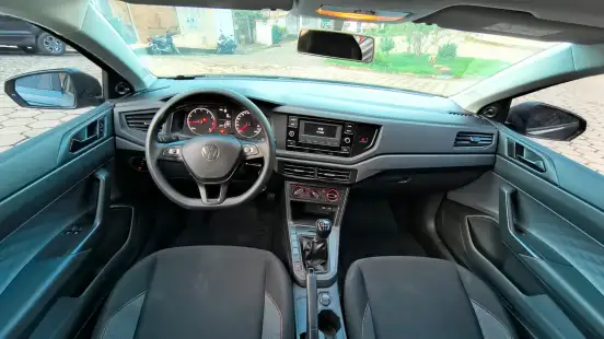 VOLKSWAGEN-POLO-2023