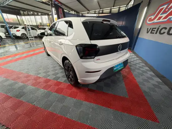 VOLKSWAGEN-POLO-2024