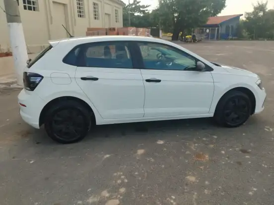 VOLKSWAGEN-POLO-2024