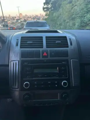 VOLKSWAGEN-POLO-2010