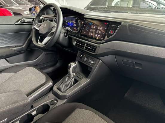 VOLKSWAGEN-POLO-2025