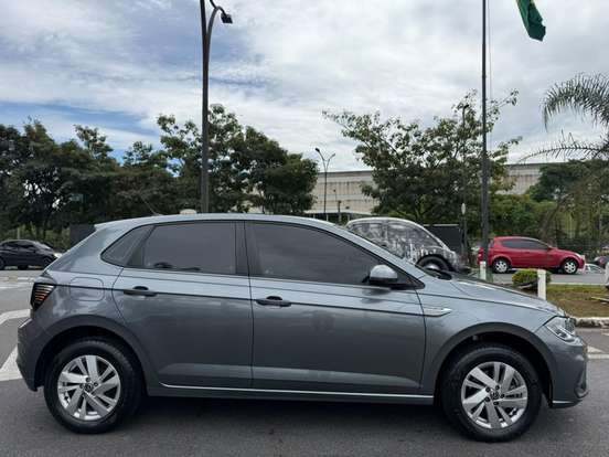 VOLKSWAGEN-POLO-2024