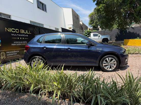 VOLKSWAGEN-POLO-2018