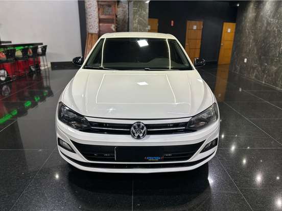VOLKSWAGEN-POLO-2018