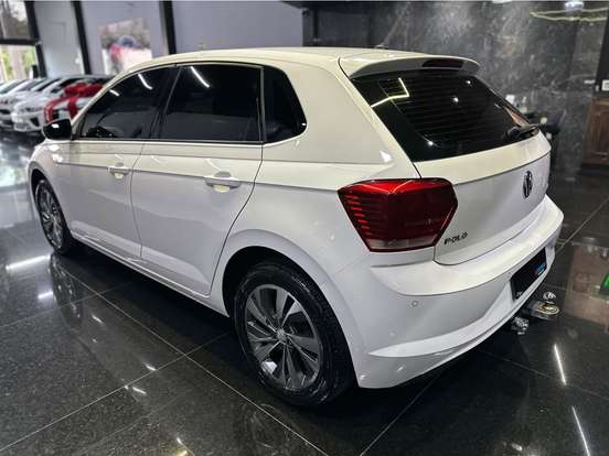 VOLKSWAGEN-POLO-2018