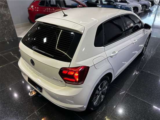 VOLKSWAGEN-POLO-2018