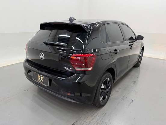 VOLKSWAGEN-POLO-2018