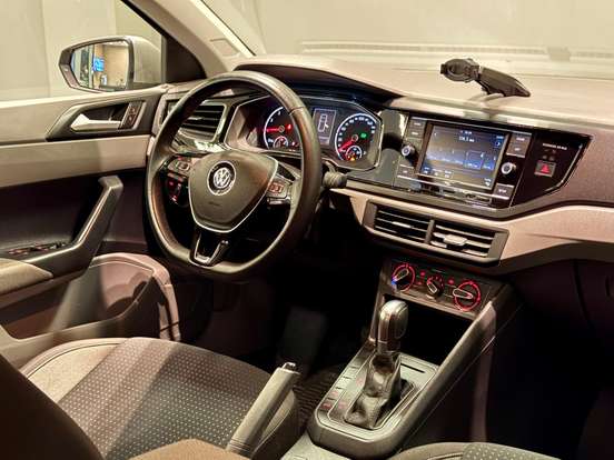 VOLKSWAGEN-POLO-1.0 200 TSI COMFORTLINE AUTOMÁTICO VOLKSWAGEN-POLO-2018