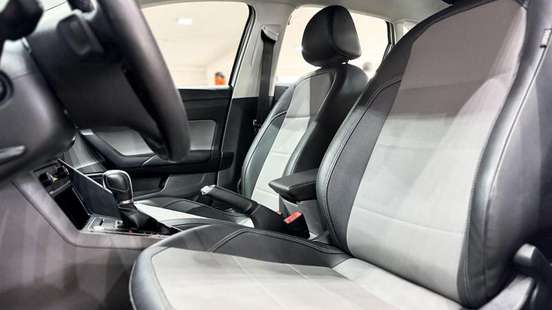 VOLKSWAGEN-POLO-2018