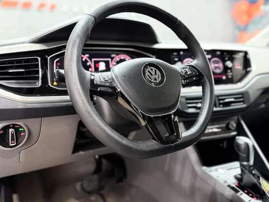 VOLKSWAGEN-POLO-1.0 200 TSI COMFORTLINE AUTOMÁTICO VOLKSWAGEN-POLO-2018