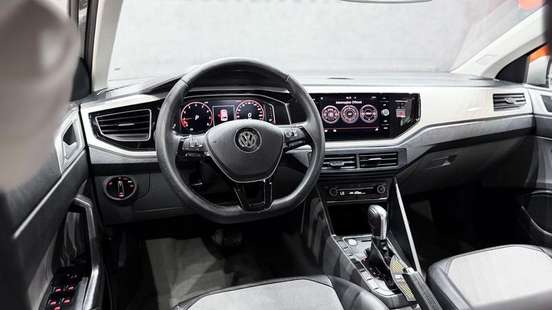 VOLKSWAGEN-POLO-2018