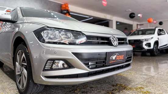 VOLKSWAGEN-POLO-2018