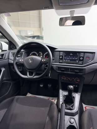 VOLKSWAGEN-POLO-2023