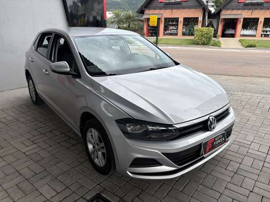 VOLKSWAGEN-POLO-2018
